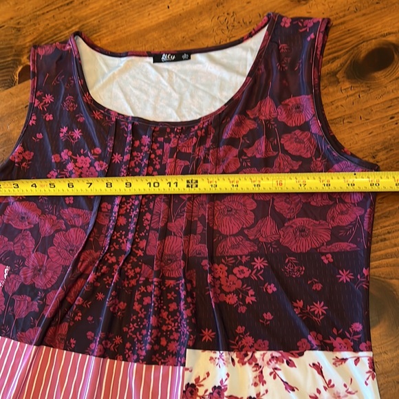 Lily Sleeveless Tunic Top Burgundy & White Size Large - Picture 9 of 9